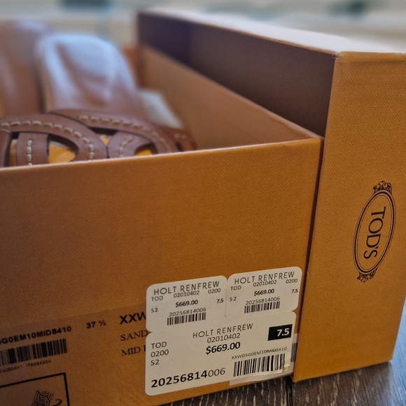 Tod's Tan Leather Women's Sandals - Picture 4 of 4